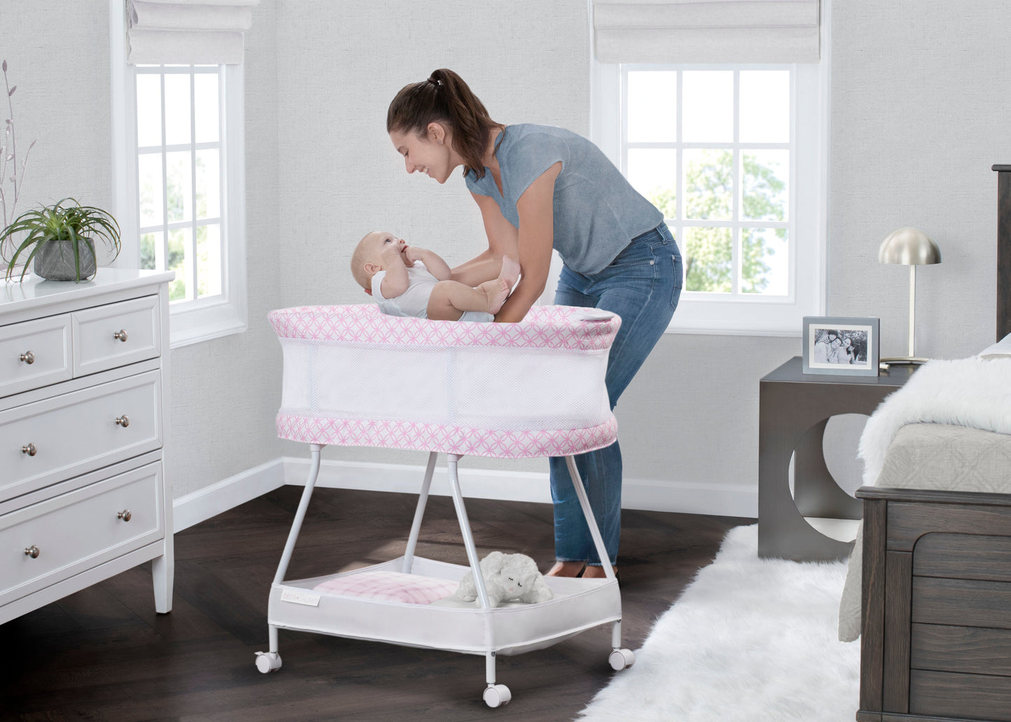 Sweet Dreams Bassinet with Airflow Mesh